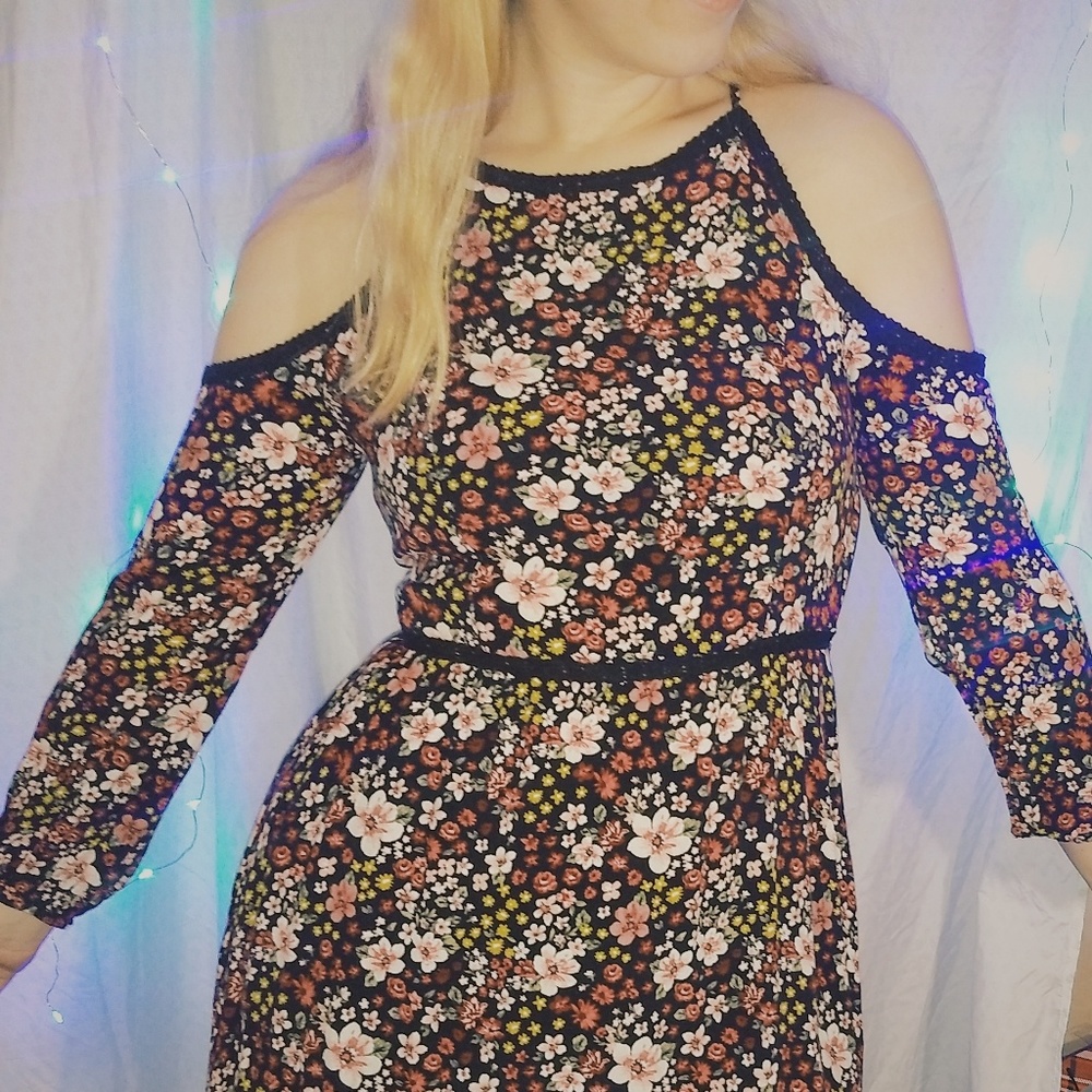 BOGO 🌻 High Neck Floral Dress